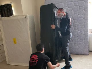 movers-packers-man-and-van-removals-movings-truck-with-a-same-day-pallet-delivery-courier-service