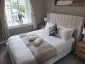 airbnb-cleaner-holiday-let-deep-cleaning-end-of-tenancy-cleaning-weekly-cleaning-services-small-4