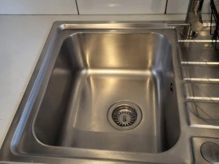 airbnb-cleaner-holiday-let-deep-cleaning-end-of-tenancy-cleaning-weekly-cleaning-services