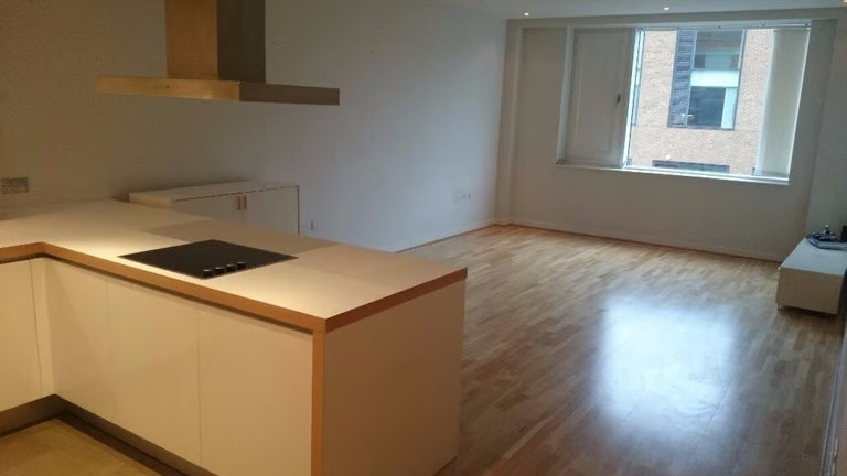 professional-end-of-tenancy-cleaning-oven-cleaning-carpet-cleaning-pcs-cleans-big-2