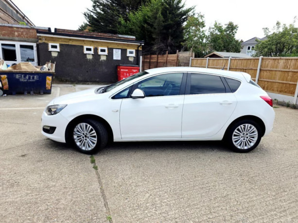 vauxhall-astra-excite-14l-petrol-for-sale-big-2