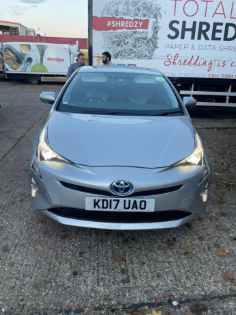 pco-cars-for-rental-london-taxi-private-hire-use-uber-bolt-prius-mg-kia-electric-tesla-mercedes-big-0