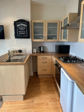 end-of-tenancy-airbnb-deep-cleaning-domestic-commercial-guntry-big-2