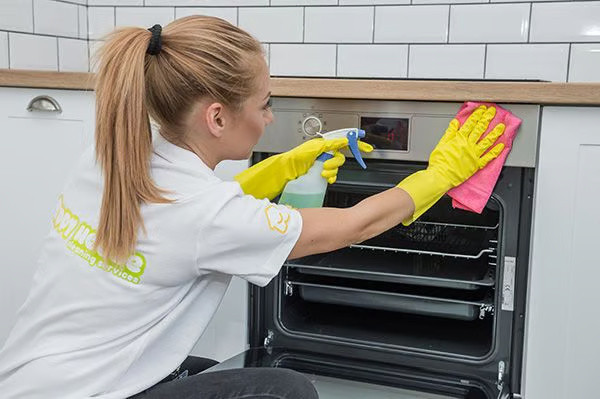 experienced-trusted-domestic-and-commercial-cleaning-services-manchester-big-1