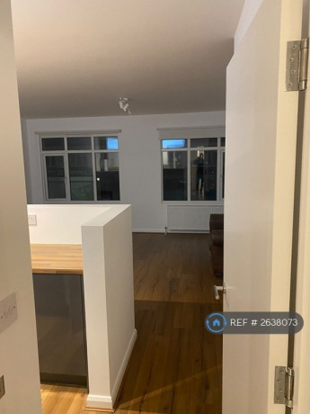 2-bedroom-flat-in-high-road-benfleet-ss7-2-bed-2638073-big-3