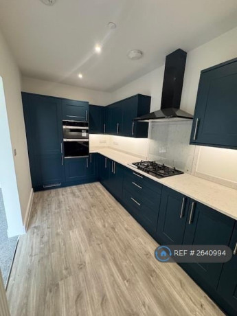 3-bedroom-flat-in-parkfield-road-torquay-tq1-3-bed-2640994-big-0