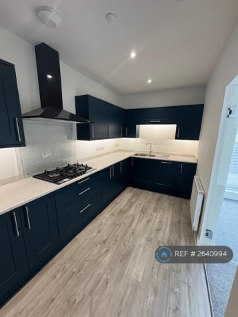 3-bedroom-flat-in-parkfield-road-torquay-tq1-3-bed-2640994-big-1