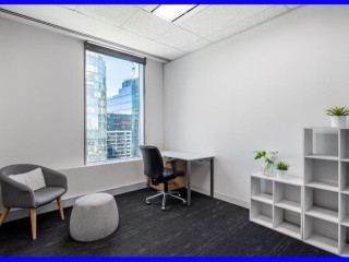 twickenham-tw1-3qs-2-desk-private-office-available-at-regal-house