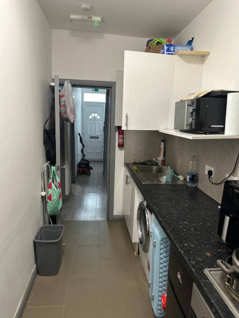studio-flat-in-pinner-road-harrow-ha1-4ex-big-0