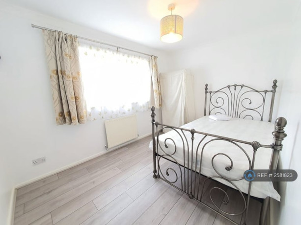 1-bedroom-in-fowey-close-wellingborough-nn8-2581823-big-3