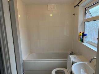 room-in-hayes-ub3-2bh