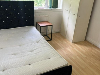 emergency-accommodationdouble-room-in-philip-victor-road-b20all-dss-acceptedsee-description
