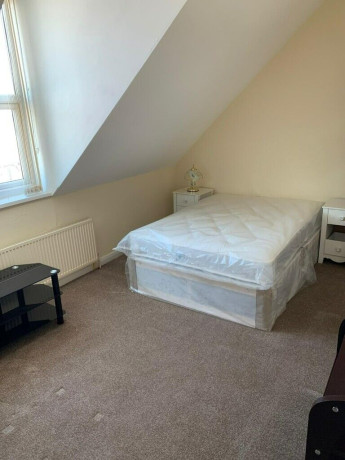 room-to-rentdouble-room-in-hall-road-b20all-dss-acceptedsee-description-big-0