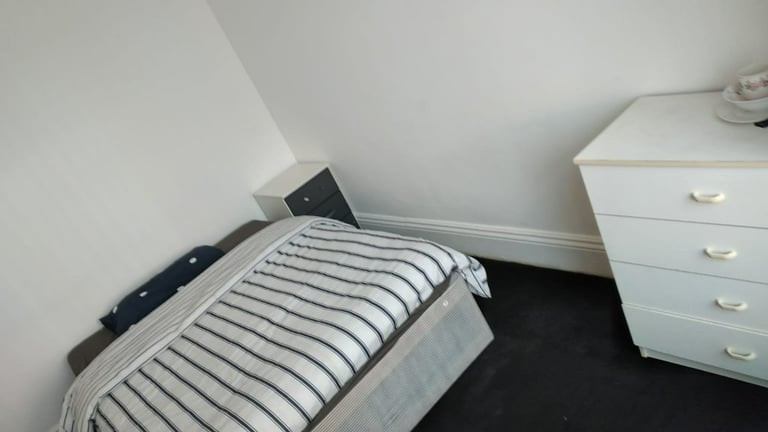 rent-a-room-in-birminghamwellington-road-b20all-dss-acceptedsee-description-big-0