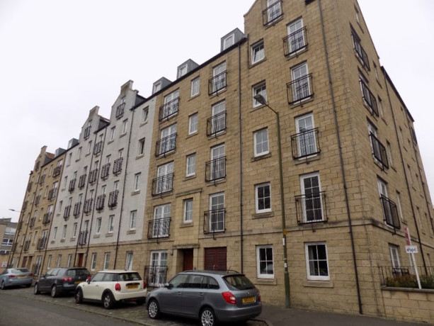 2-bedroom-flat-in-giles-street-the-shore-edinburgh-eh6-6da-big-0