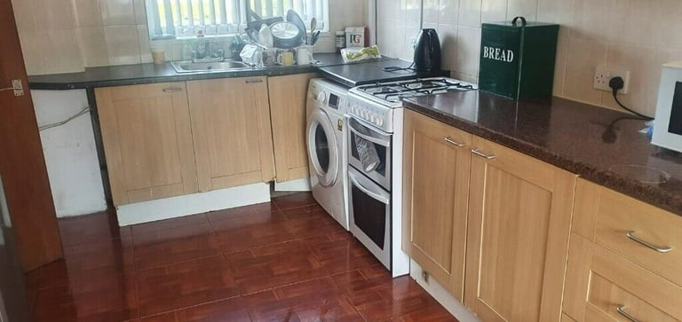 double-room-in-metchley-drive-b17all-dss-acceptedsee-description-big-0