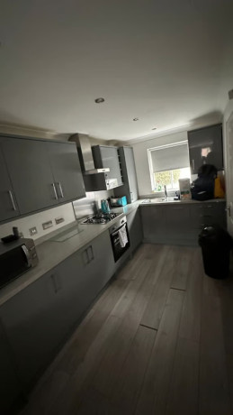 domestic-commercial-cleaning-reasonable-rates-regular-deep-cleaning-service-big-0