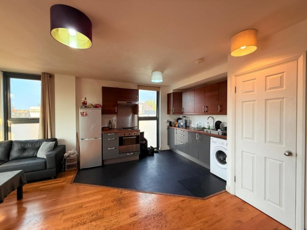 short-let-2-bed-2-bath-flat-inclusive-all-in-greenwich-near-tube-station-big-2