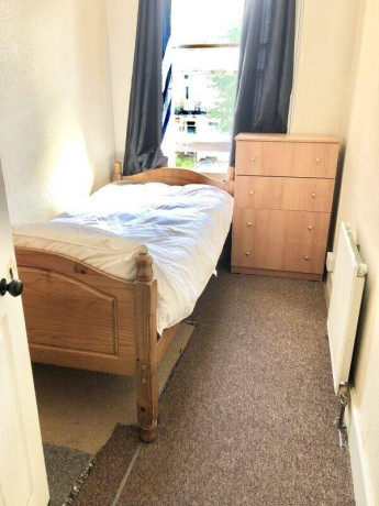 single-room-next-to-brunel-university-ps600-ub8-2pl-big-0