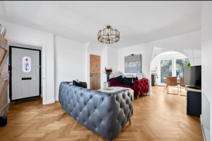 all-inclusive-double-room-in-eltham-with-garden-big-1