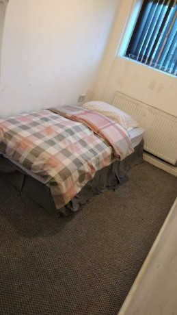 single-rooms-in-birminghamall-dss-acceptedsee-description-big-0
