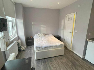studio-flat-available-in-harlesden-including-all-bills-council-tax-winchelsea-road