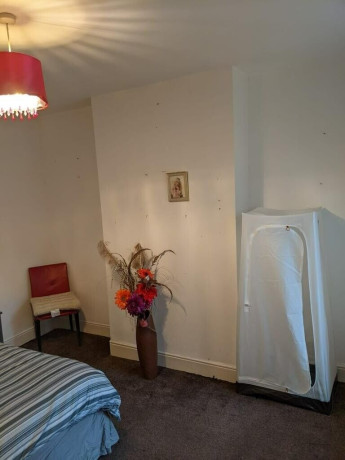 homeless-accommodationdouble-room-in-golds-hill-gardens-b21all-dss-acceptedsee-description-big-1