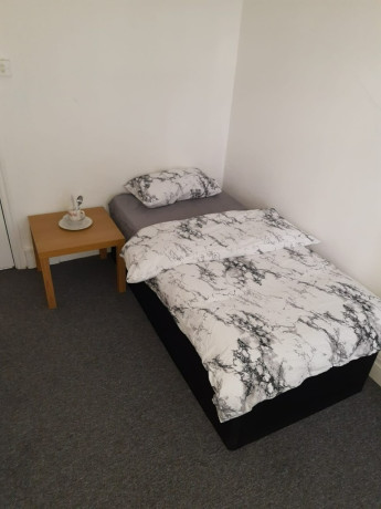 single-room-in-frances-road-b23all-dss-acceptedsee-description-big-0