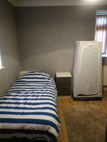 single-room-in-millbrook-road-b14all-dss-acceptedsee-description-big-0
