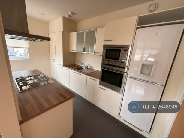 2-bedroom-flat-in-castlebank-place-glasgow-g11-2-bed-2648946-big-2