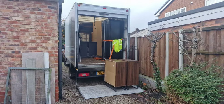 mersey-removals-20yrs-we-can-move-you-anywhere-no-job-to-big-or-small-man-and-van-alderley-edge-big-1