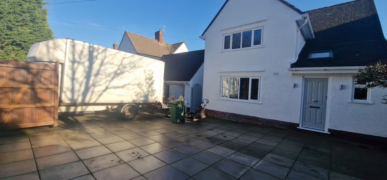 mersey-removals-20yrs-we-can-move-you-anywhere-no-job-to-big-or-small-man-and-van-alderley-edge-big-2