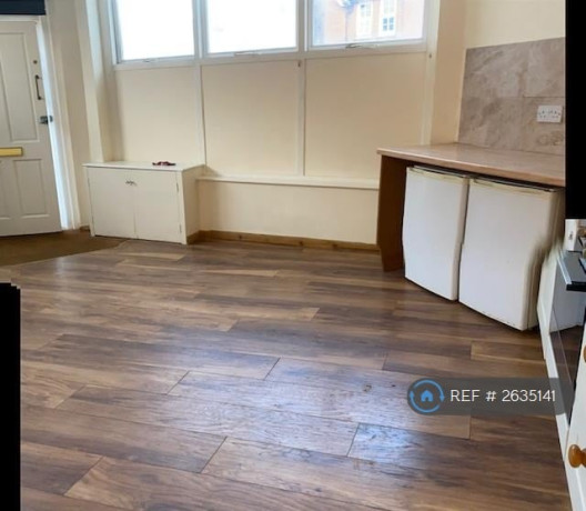 1-bedroom-flat-in-queens-road-basingstoke-rg21-1-bed-2635141-big-3