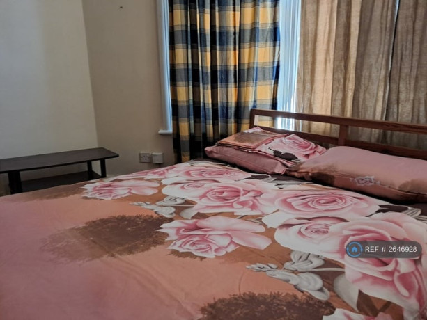 studio-flat-in-streatham-london-sw16-2646928-big-2