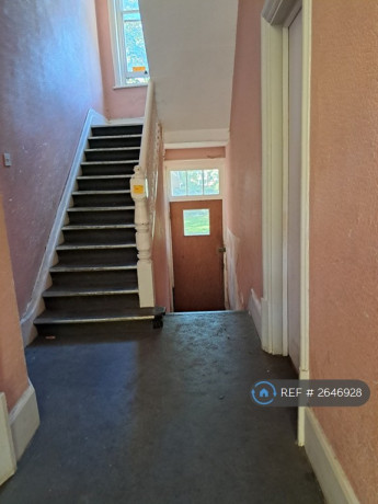 studio-flat-in-streatham-london-sw16-2646928-big-3