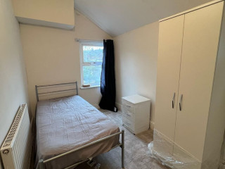 immediate-availability-secure-your-birmingham-room-ps10week-service-charge