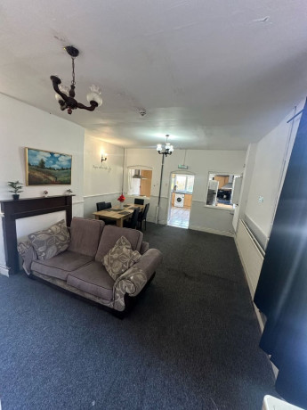 immediate-availability-secure-your-birmingham-room-ps10week-service-charge-big-3