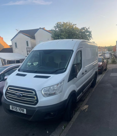 ford-transit-2015-big-0