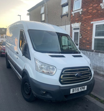 ford-transit-2015-big-1