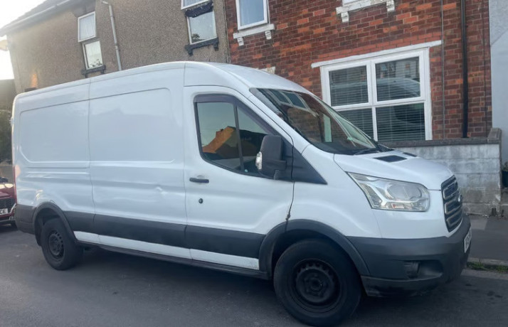 ford-transit-2015-big-2