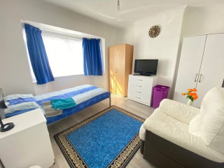 modern-room-affordable-move-in-quick