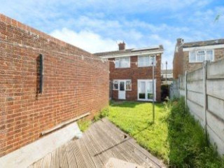 available-now-big-medium-room-for-ps689pcm-in-hornchurch-rm12-5qj-bills-included