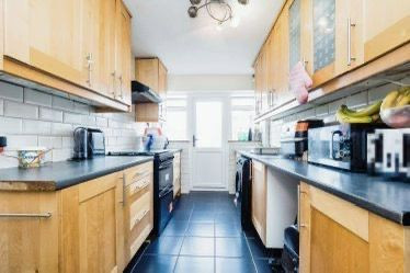 available-now-big-medium-room-for-ps689pcm-in-hornchurch-rm12-5qj-bills-included-big-1