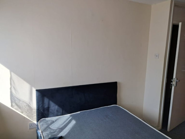 available-now-big-medium-room-for-ps689pcm-in-hornchurch-rm12-5qj-bills-included-big-3
