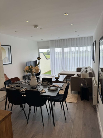 clean-nice-double-room-in-chigwell-ig8-8na-for-just-ps894pcm-available-nowsome-bills-included-big-1