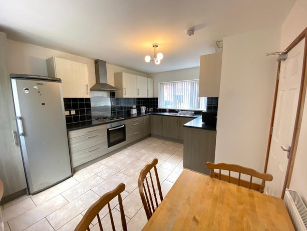 rooms-to-let-dss-b113eh-b10-b11-b12-b13-big-1