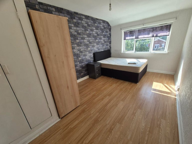 lightning-fast-move-furnished-shared-rooms-in-birmingham-zero-deposit-big-2