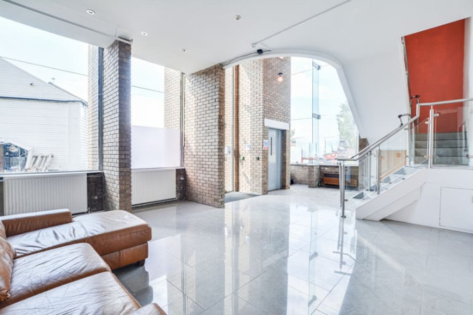 office-spaces-to-rent-in-bury-town-centre-manchester-big-3