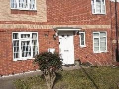 double-frontage-2-bed-semi-house-with-drive-need-1-or-2-bed-serious-swappers