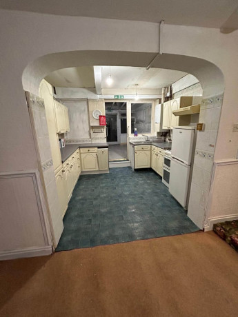 fully-supported-relocation-to-birmingham-rooms-from-ps10week-big-2